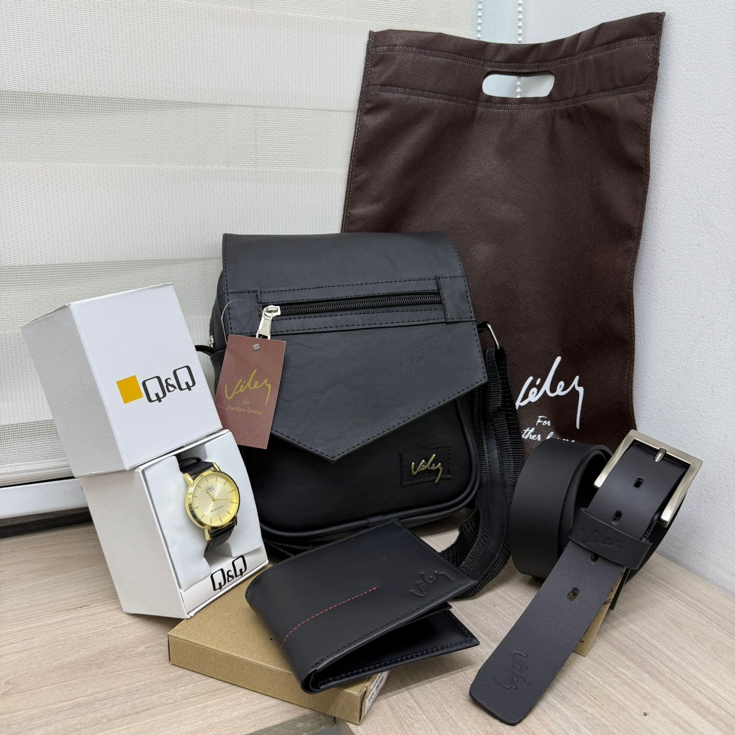 Combo Lancelot Velez™ – Bolsa + Cartera + Correa + ¡Reloj Q&Q de obsequio!